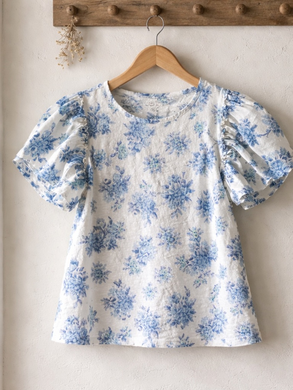 LOFT Linen Blue Floral Flutter Sleeve Top Sz XL